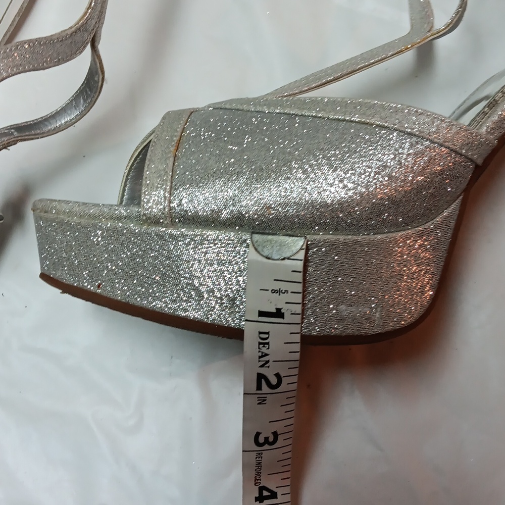 Gianni Bini Silver Heels with Peep-Toe Design and Stiletto Heel Size 10 - Picture 14 of 16